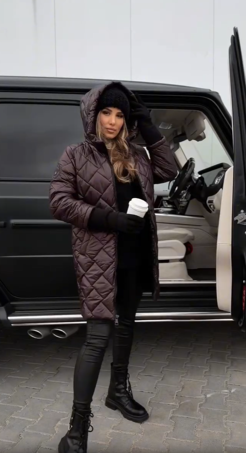 Emilia | Elegancka pikowana kurtka puchowa z kapturem